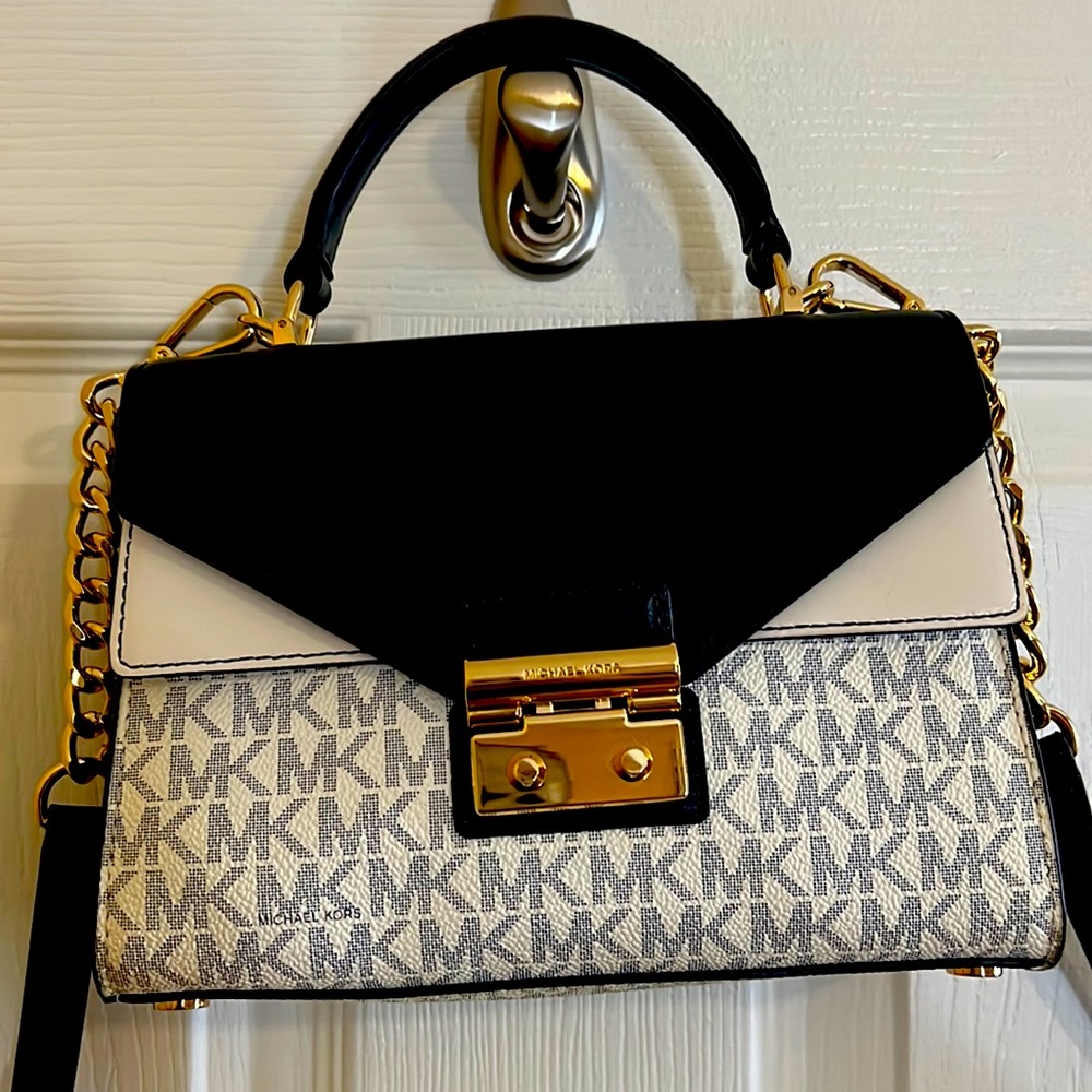 Gorgeous MK purse ✨✨